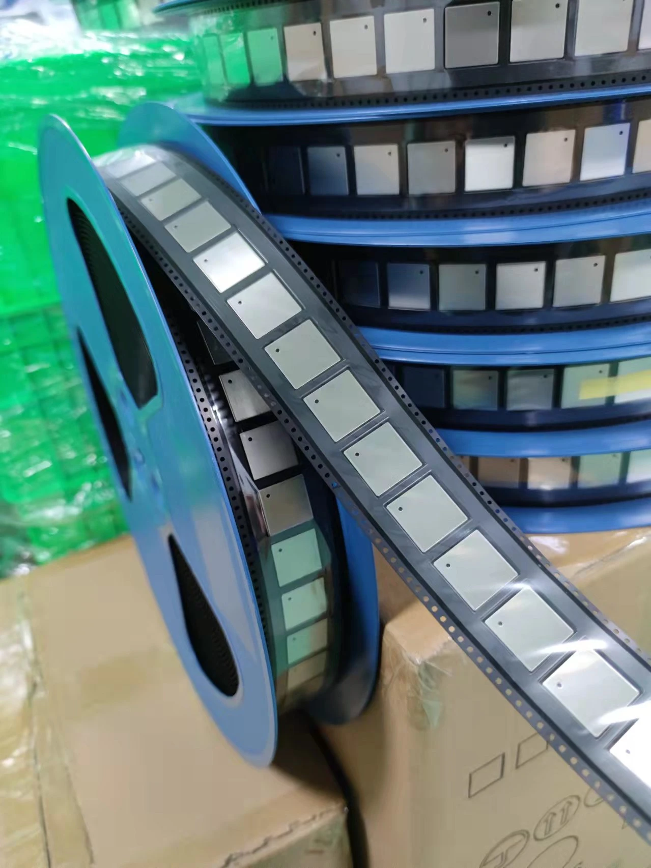 tape and reel packing -.jpg tape and reel packing -.jpg